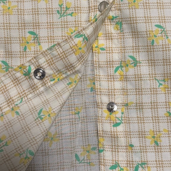 Wrangler Women’s Long Sleeve Button Snap Blouse Yellow Plaid Floral NWT Size S - Picture 7 of 11